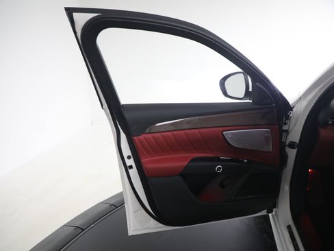 New 2026 Maserati Grecale Modena image 23