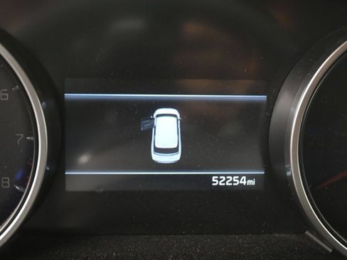 Used 2024 Kia Carnival LX FWD image 10