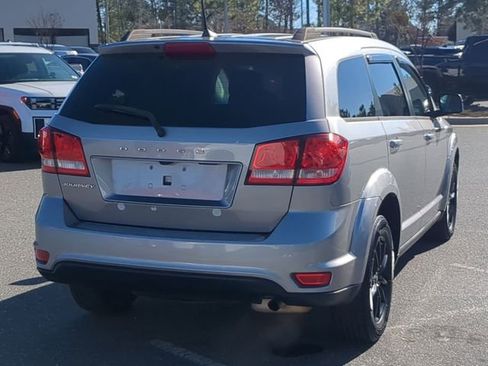 Used 2019 Dodge Journey SE w/ Connectivity Group image 4