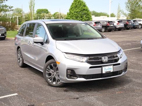 New 2026 Honda Odyssey Touring image 2