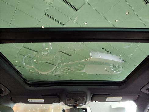 New 2025 Audi Q3 2.0T Premium image 6