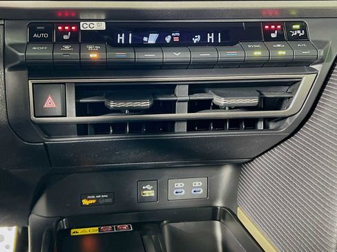 New 2026 Toyota Camry Hybrid image 11