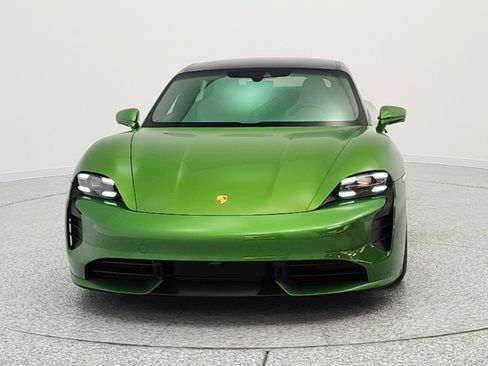 Used 2020 Porsche Taycan image 2