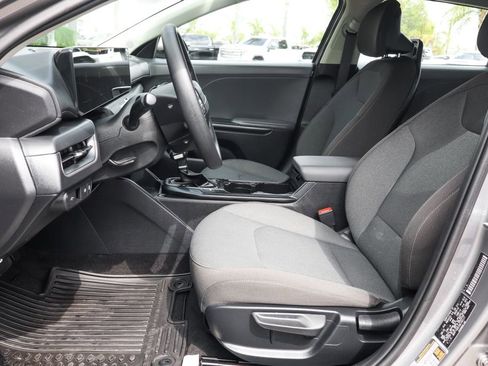 Used 2025 Kia K4 FWD image 18