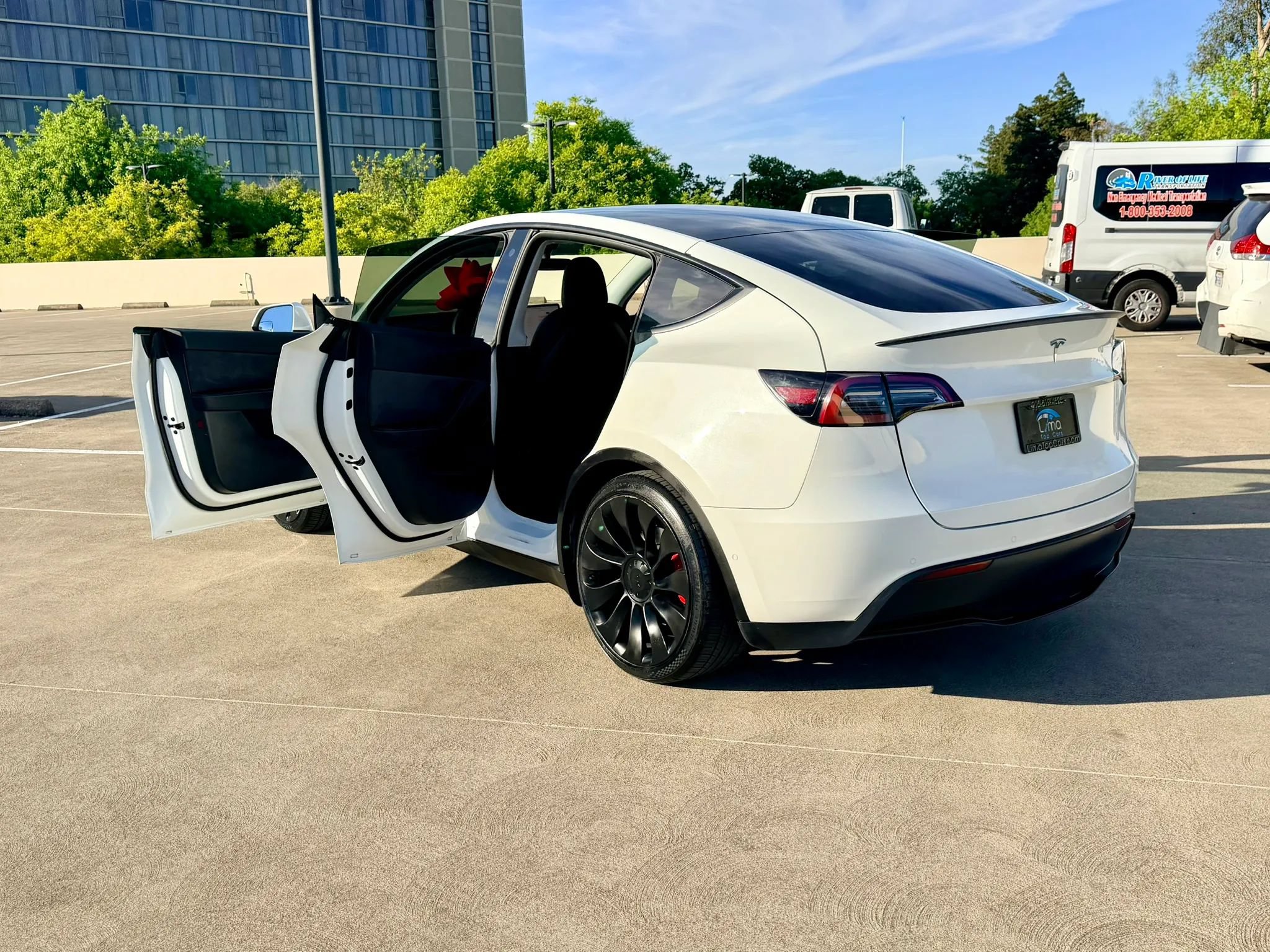 Used 2022 Tesla Model Y Performance AWD/4WD image 36