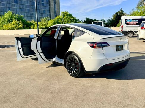 Used 2022 Tesla Model Y Performance AWD/4WD image 36
