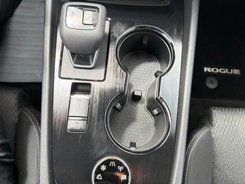 Used 2025 Nissan Rogue SV AWD/4WD image 24
