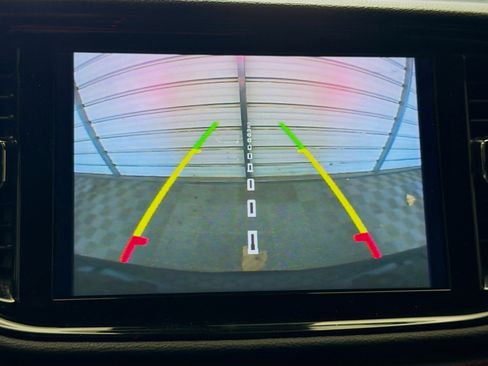 Used 2024 Dodge Durango GT RWD image 16