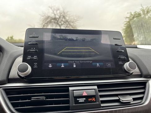 Used 2021 Honda Accord Touring image 21