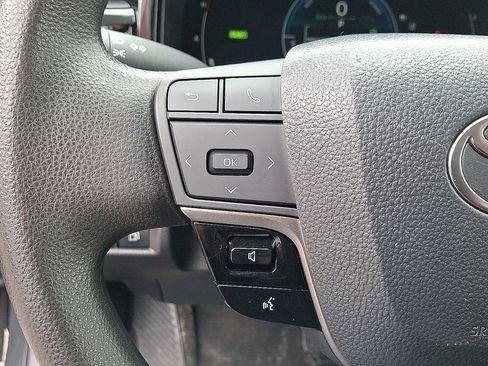 Used 2025 Toyota Camry LE FWD image 21