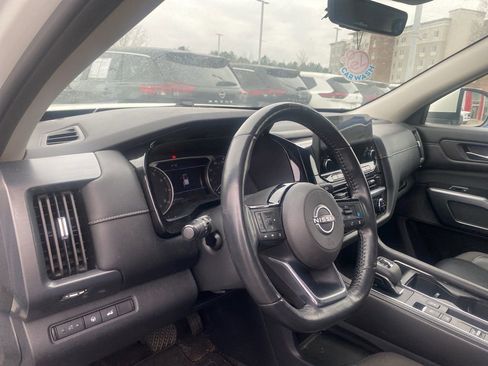 Used 2023 Nissan Pathfinder SL image 13