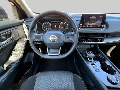 Certified 2025 Nissan Rogue SV AWD/4WD image 6