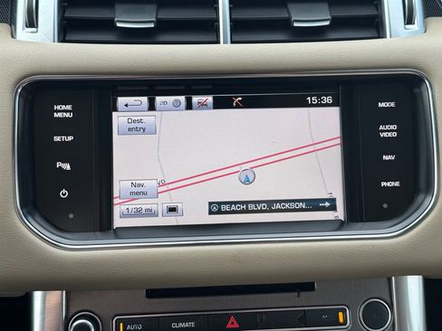 Used 2015 Land Rover Range Rover Sport SE image 10