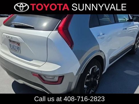 Used 2023 Kia Niro Wave FWD image 2