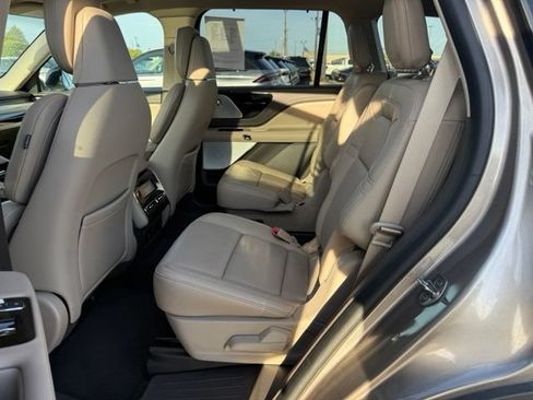 Used 2021 Lincoln Aviator Reserve w/ Equipment Group 201A AWD/4WD image 16