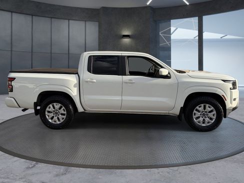 Used 2023 Nissan Frontier SV w/ Technology Package RWD image 7