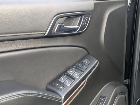 Used 2020 Chevrolet Suburban LT image 3
