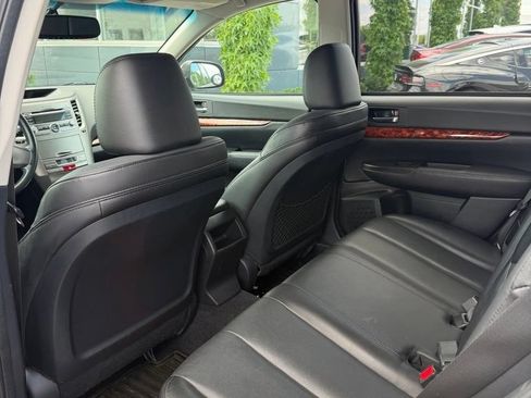 Used 2011 Subaru Outback 2.5i Limited w/ PWR Moonroof Pkg AWD/4WD image 5