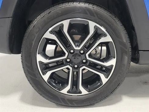 Used 2024 Jeep Compass Limited image 8