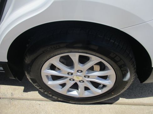 Used 2020 Chevrolet Equinox LT FWD image 6