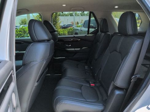 Used 2025 Honda Pilot EX-L image 13