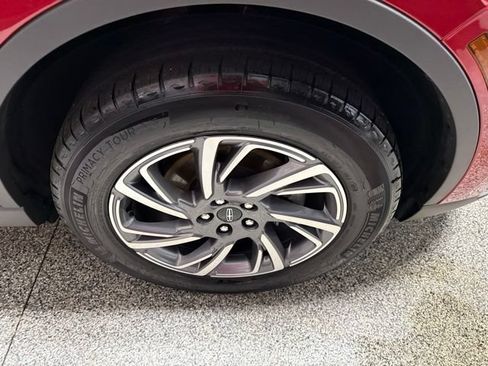 Used 2025 Lincoln Corsair AWD image 26