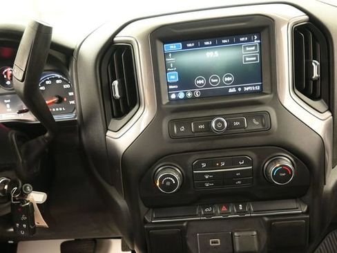 Used 2020 Chevrolet Silverado 1500 Custom w/ Custom Value Package AWD/4WD image 10