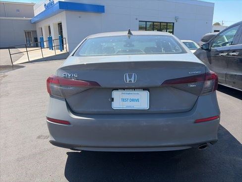 Used 2025 Honda Civic Sport image 5