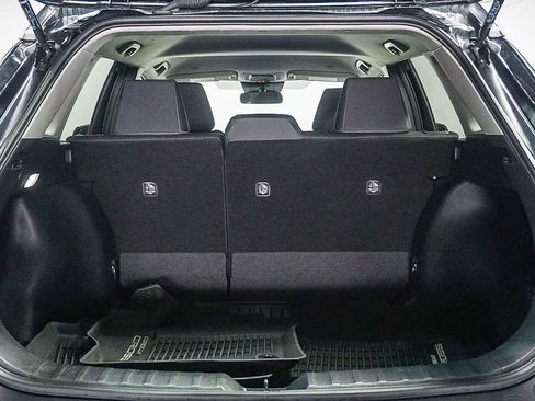 Certified 2025 Toyota Corolla Cross LE FWD image 27