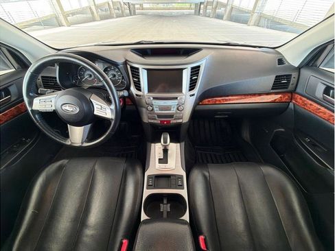 Used 2010 Subaru Outback 2.5i Limited AWD/4WD image 16