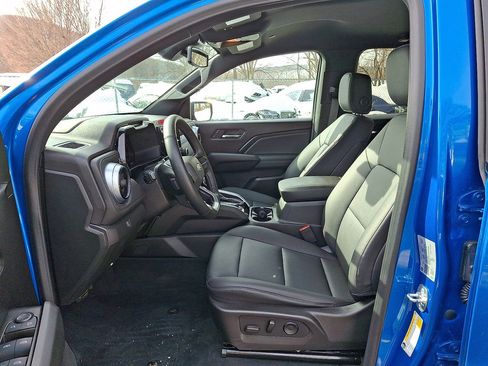 Used 2024 Chevrolet Colorado LT w/ LT Convenience Package III image 11