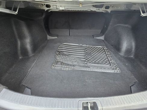 Used 2021 Toyota Corolla LE image 19