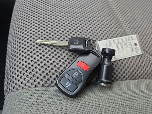 Used 2015 Nissan Frontier SV image 28