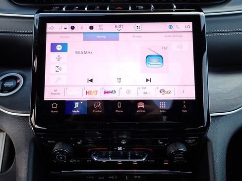 New 2025 Jeep Grand Cherokee Limited w/ Black Appearance Package image 21