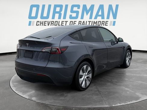 Used 2023 Tesla Model Y 2WD image 6