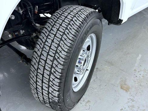 Used 2025 Ford F250 XL w/ XL Chrome Package image 19