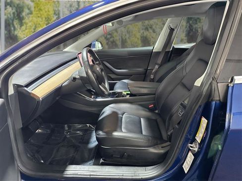 Used 2018 Tesla Model 3 image 9