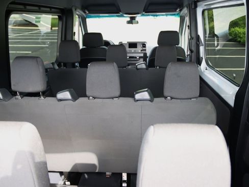 Used 2024 Mercedes-Benz Sprinter 2500 image 43