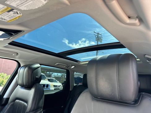 Used 2019 Land Rover Range Rover Sport HSE AWD/4WD image 19