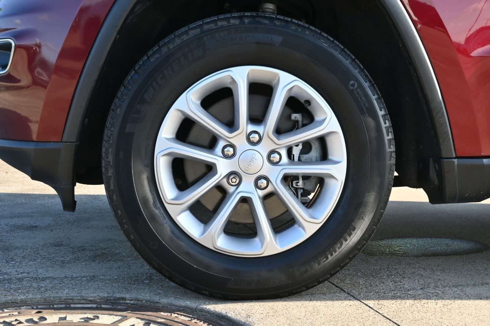 Used 2021 Jeep Grand Cherokee Laredo RWD image 23