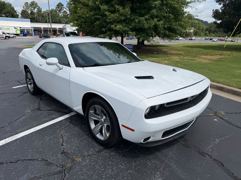Used 2021 Dodge Challenger SXT RWD image 3
