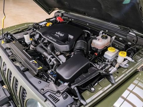 Used 2022 Jeep Wrangler Unlimited Rubicon w/ Dual Top Group image 25