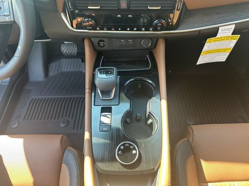 New 2026 Nissan Rogue Platinum w/ Platinum Premium Package AWD/4WD image 19