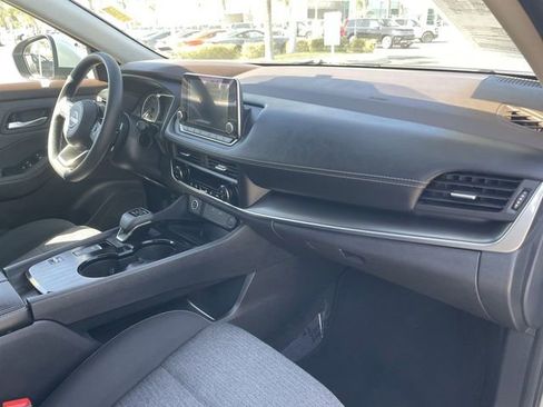 Used 2023 Nissan Rogue SV image 27