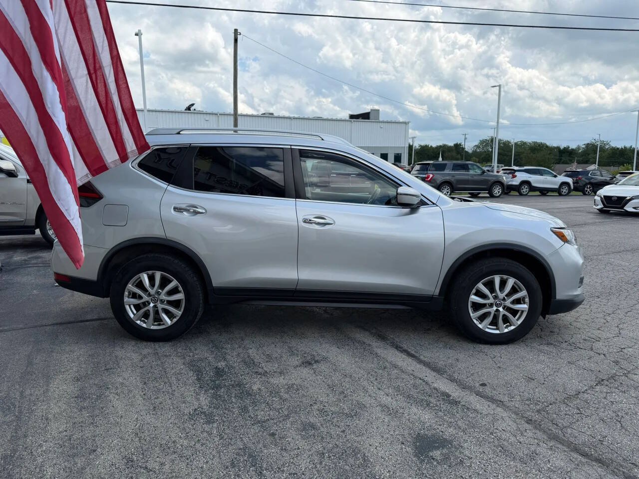 Used 2020 Nissan Rogue SV AWD/4WD image 6