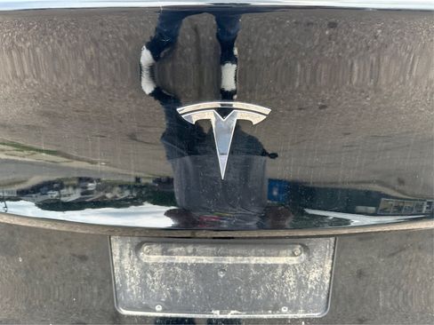 Used 2021 Tesla Model Y Long Range AWD/4WD image 19