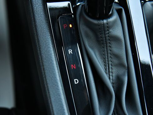 Used 2025 Honda Accord Sport image 28