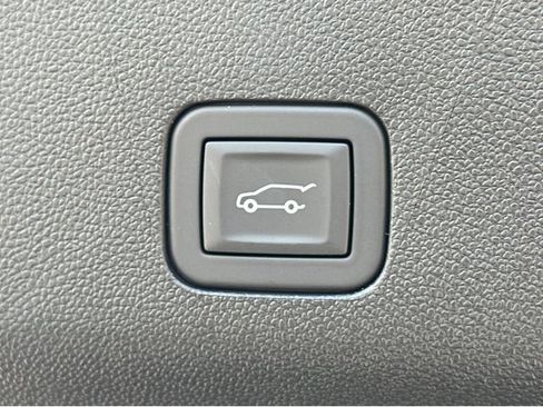 New 2026 GMC Yukon XL Denali w/ Denali Reserve Package AWD/4WD image 13