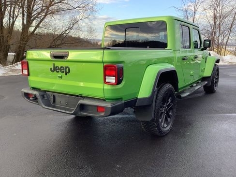 Used 2025 Jeep Gladiator Sport image 4