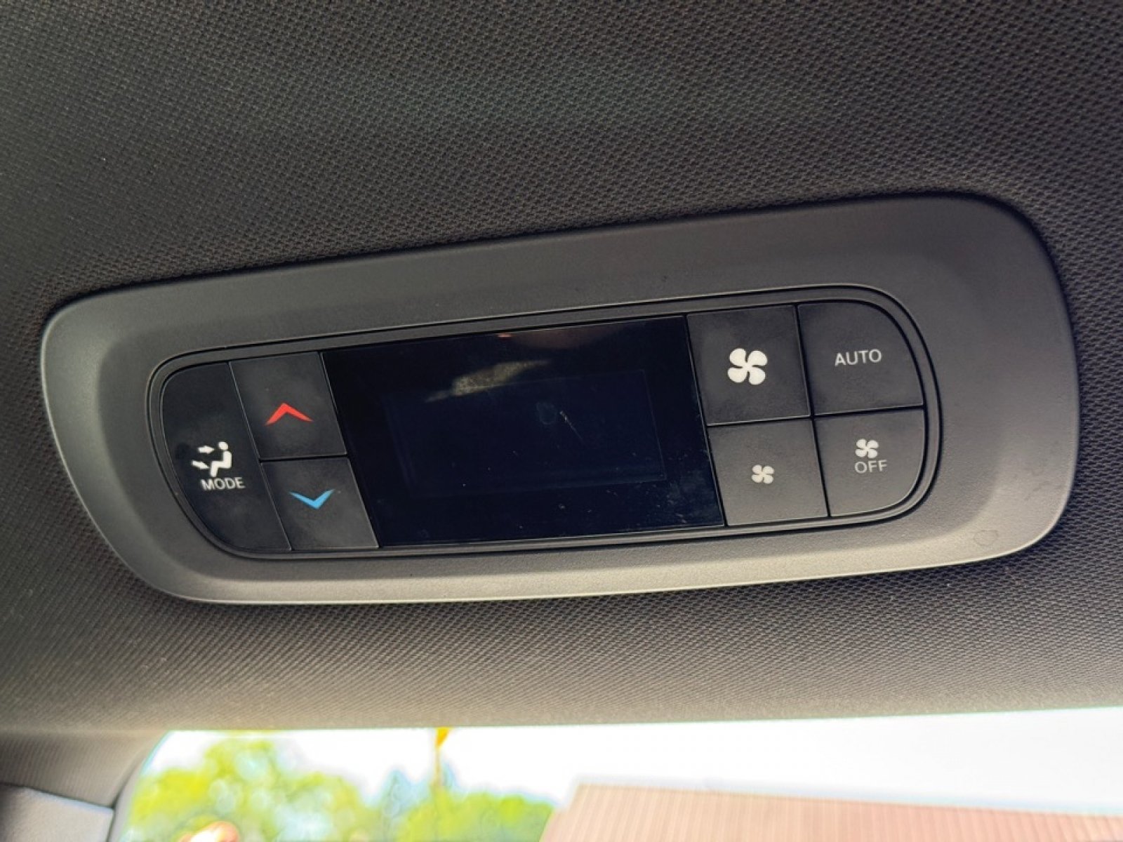 Used 2025 Chrysler Pacifica Select FWD image 35